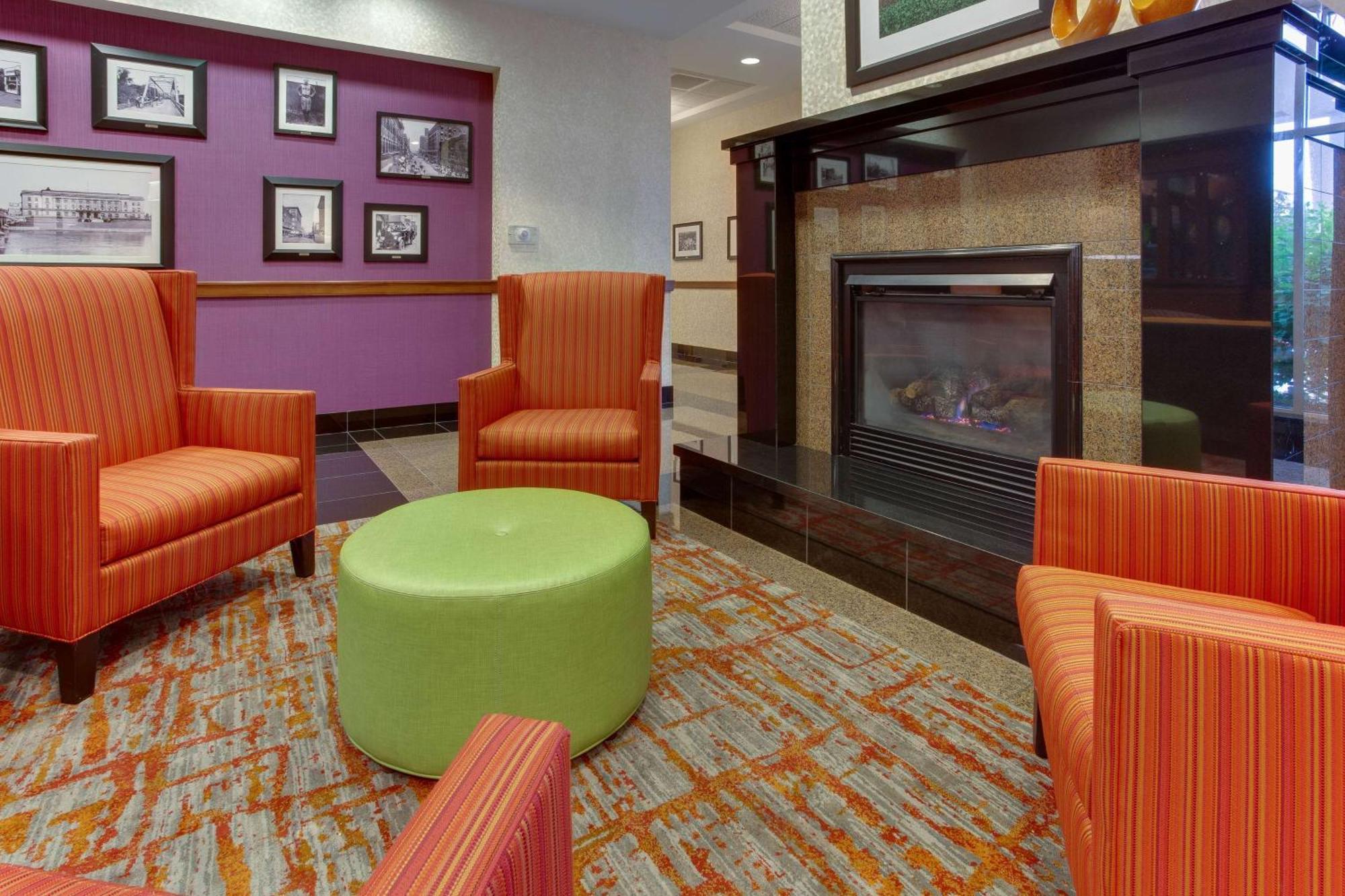 Drury Inn & Suites ويست دي موينز المظهر الخارجي الصورة