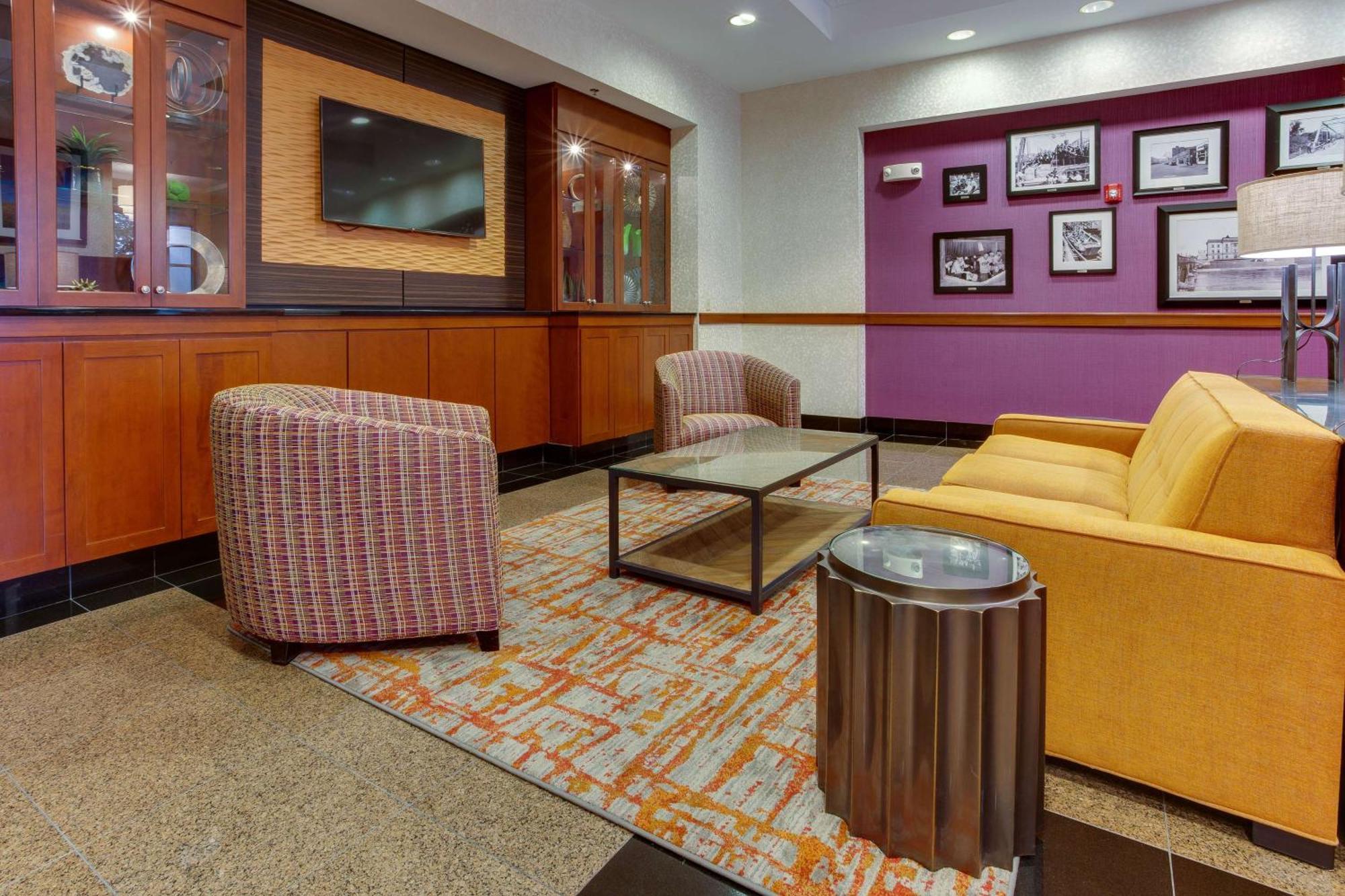 Drury Inn & Suites ويست دي موينز المظهر الخارجي الصورة