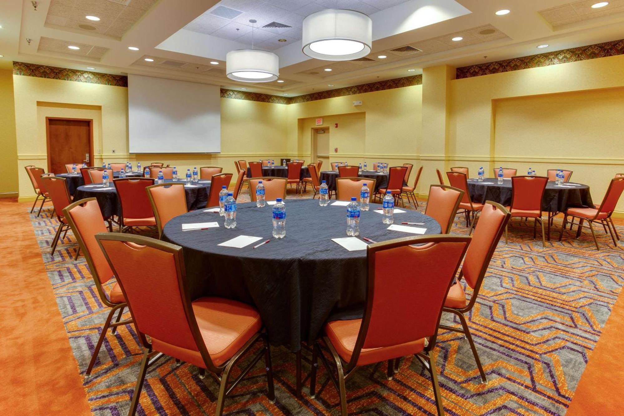 Drury Inn & Suites ويست دي موينز المظهر الخارجي الصورة