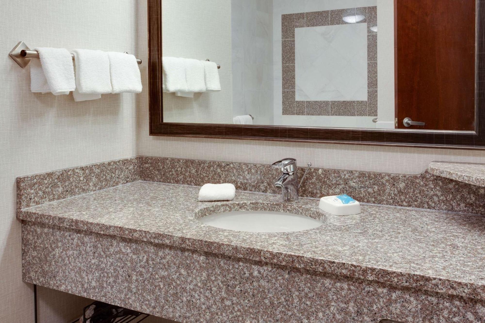 Drury Inn & Suites ويست دي موينز المظهر الخارجي الصورة